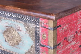 GINER Y COLOMER Coffre en bois de manguier rouge vieilli et cerisier